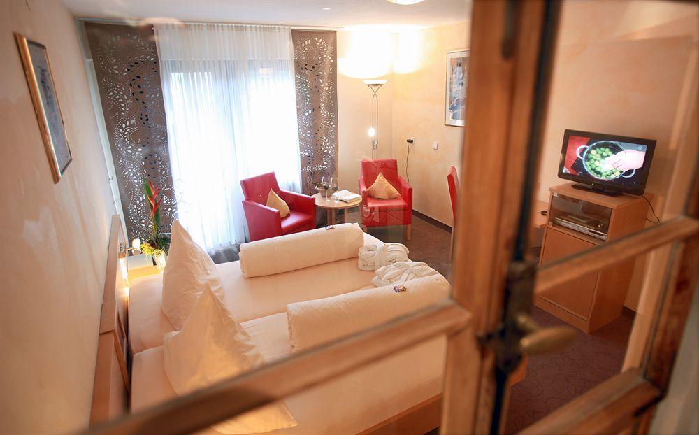 Am Hirschhorn 4*