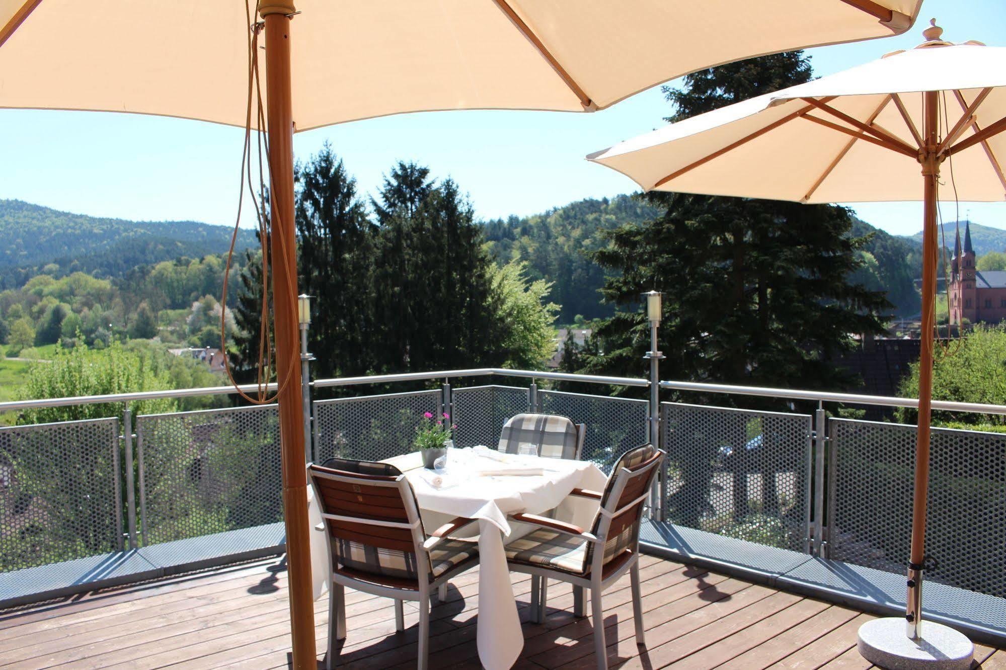 Am Hirschhorn Hotel