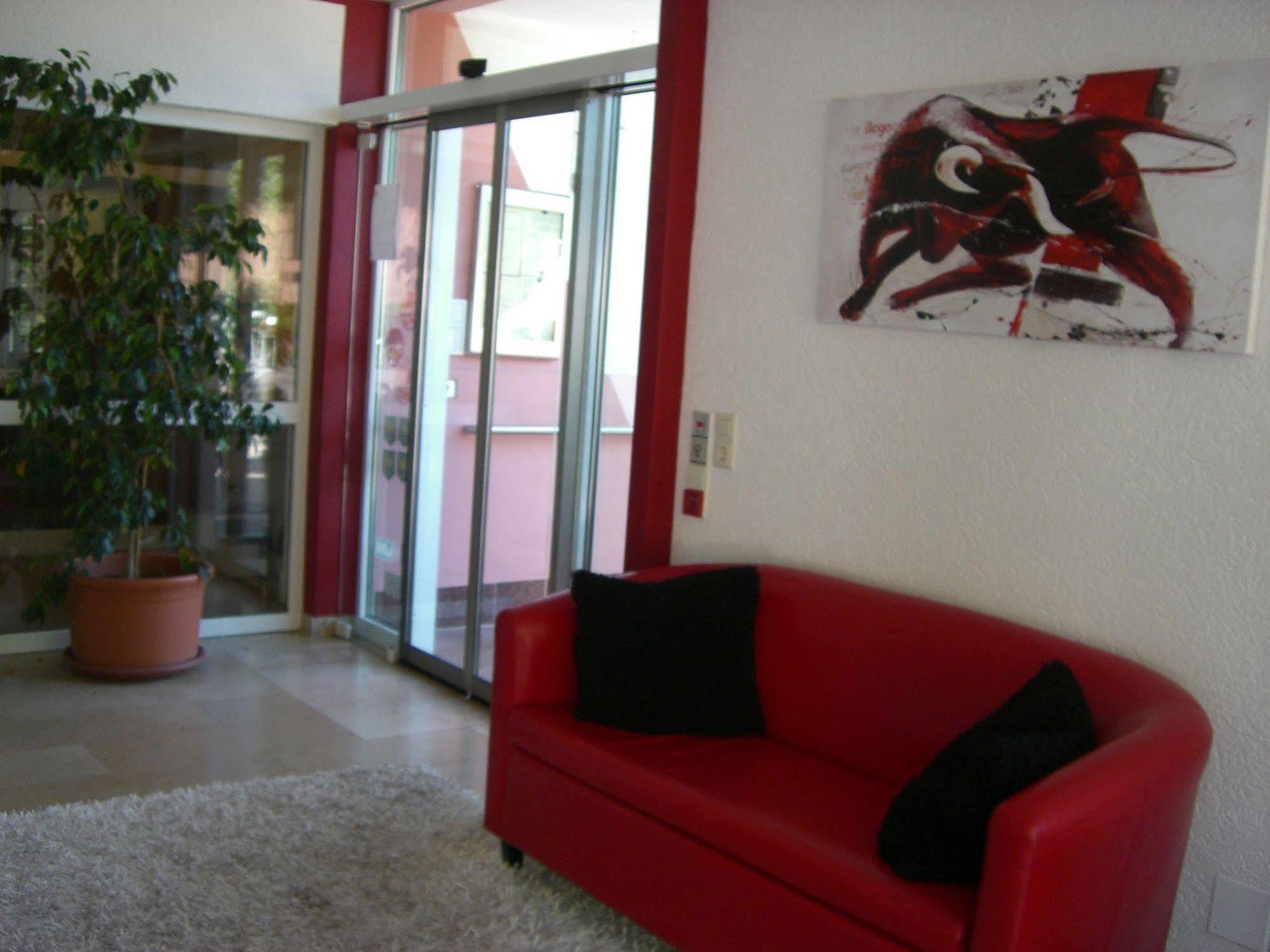 Am Hirschhorn 4*