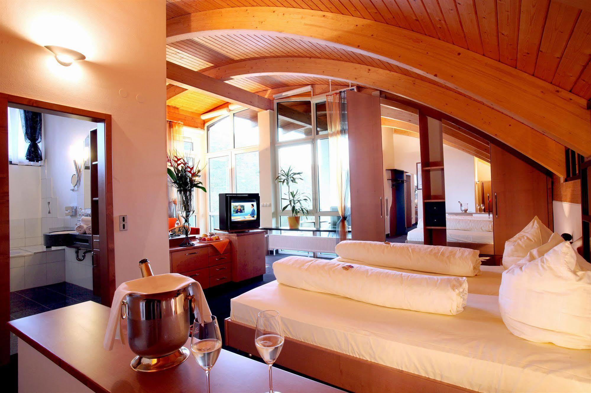 Am Hirschhorn 4*